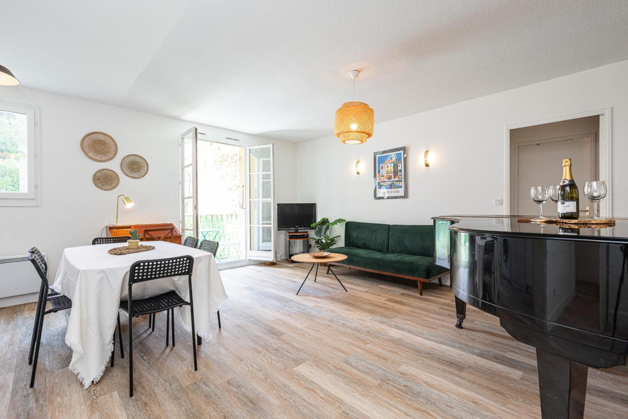 2 Bdrs & Parking In The Old Town ! Apartment Nice Bagian luar foto