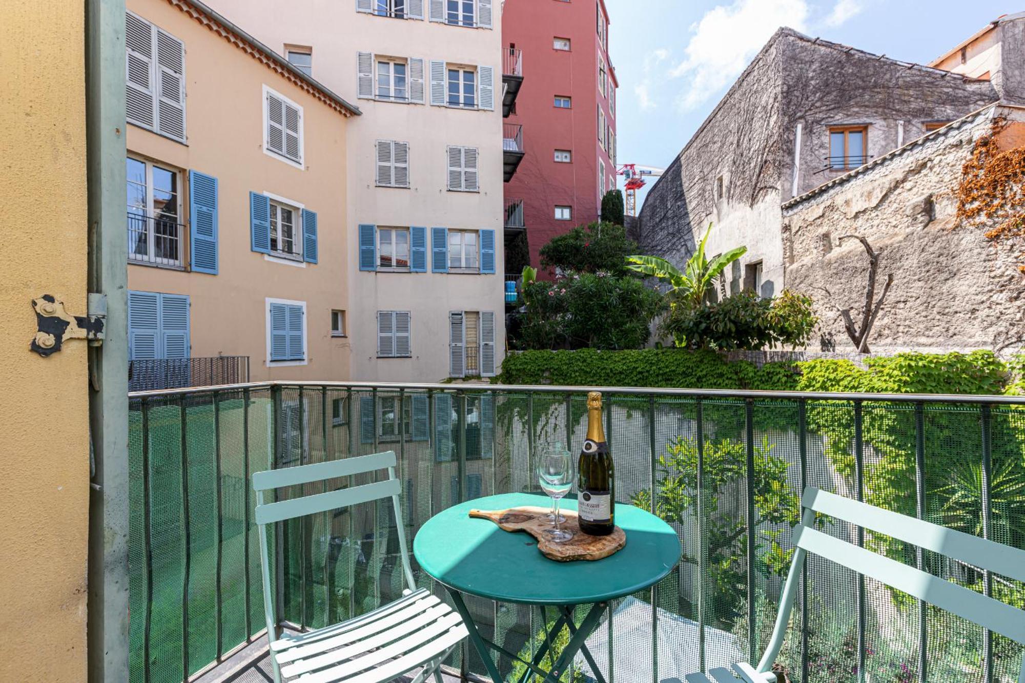 2 Bdrs & Parking In The Old Town ! Apartment Nice Bagian luar foto