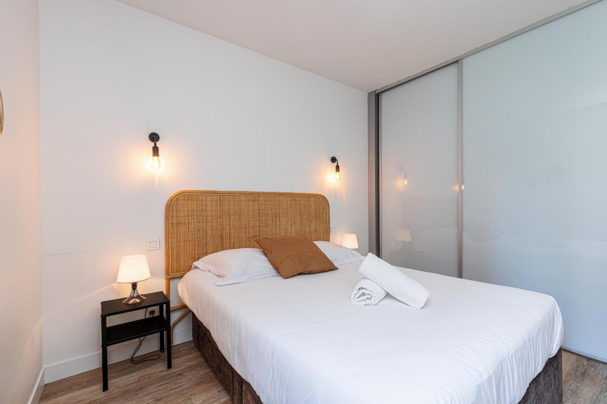 2 Bdrs & Parking In The Old Town ! Apartment Nice Bagian luar foto