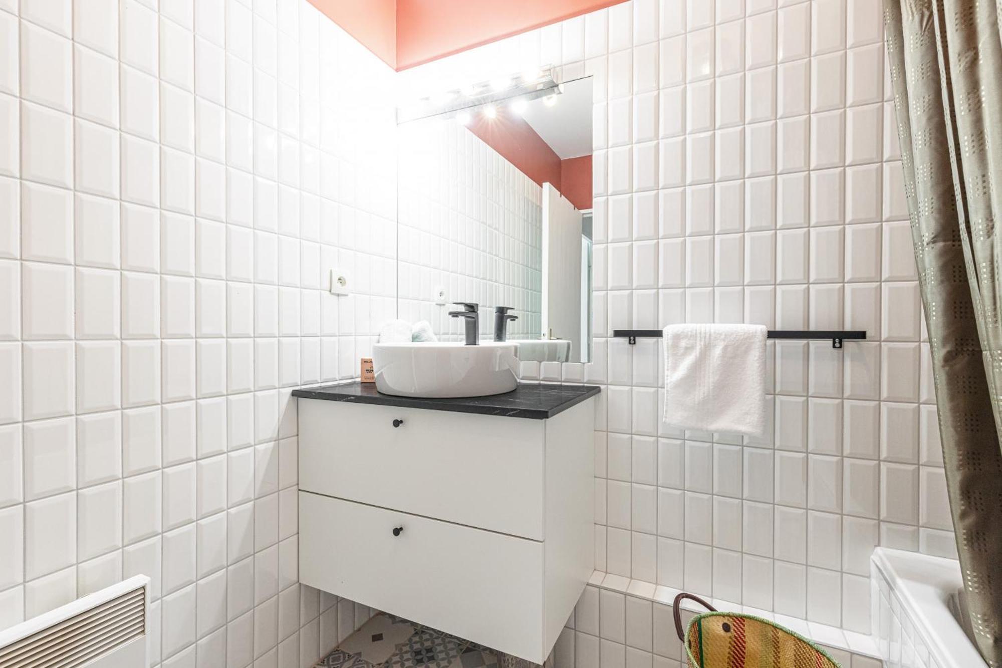 2 Bdrs & Parking In The Old Town ! Apartment Nice Bagian luar foto