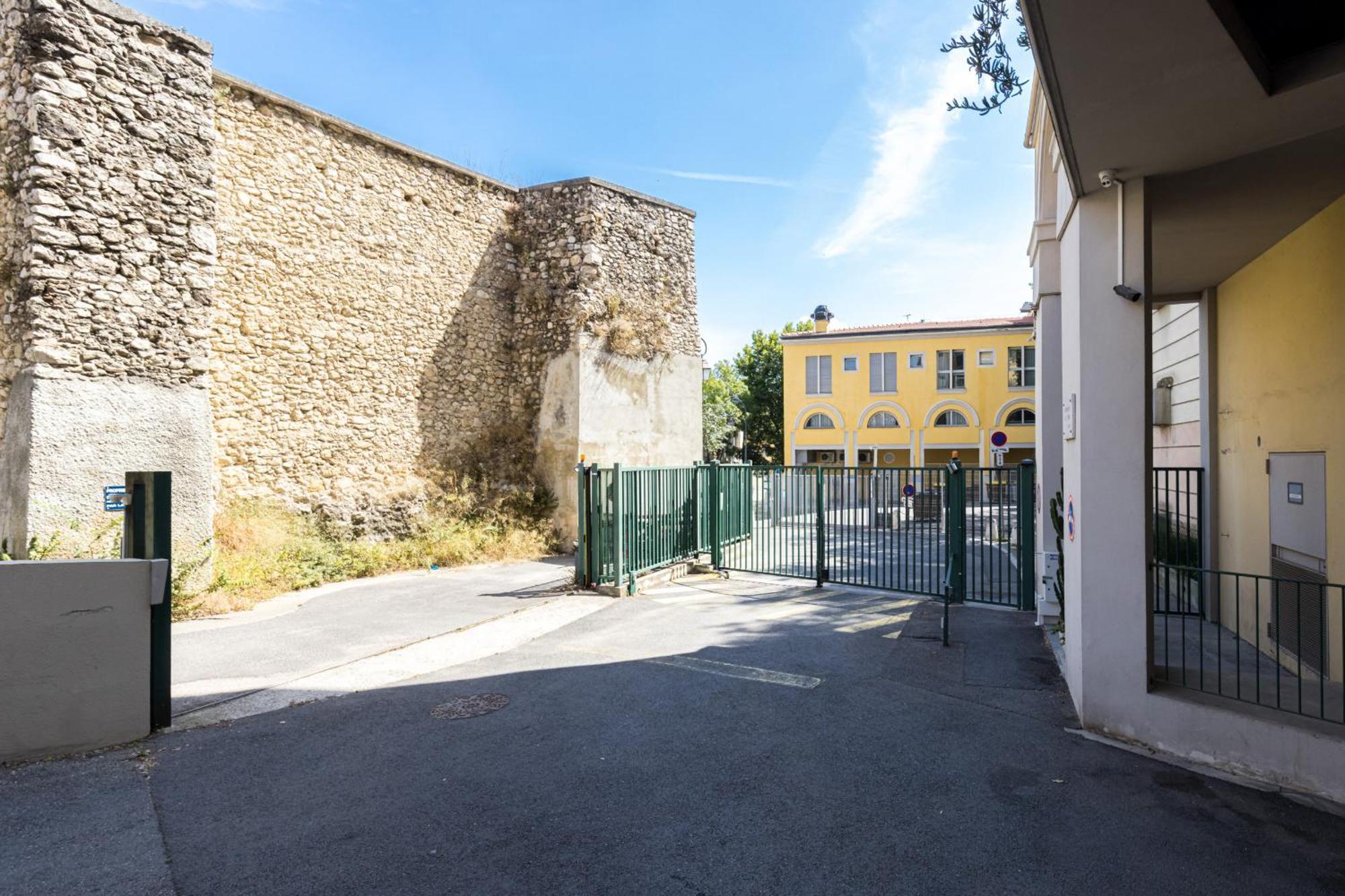 2 Bdrs & Parking In The Old Town ! Apartment Nice Bagian luar foto